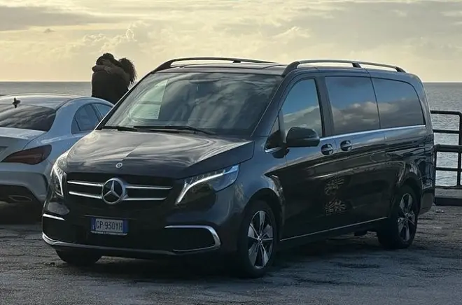 Private Transfer Positano to Naples Airport: Mercedes or Minivan