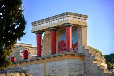 Descubra creta em um passeio privado saindo de heraklion: prove azeites locais, conheça moradores e explore o palácio de knossos com guia e transporte flexível.