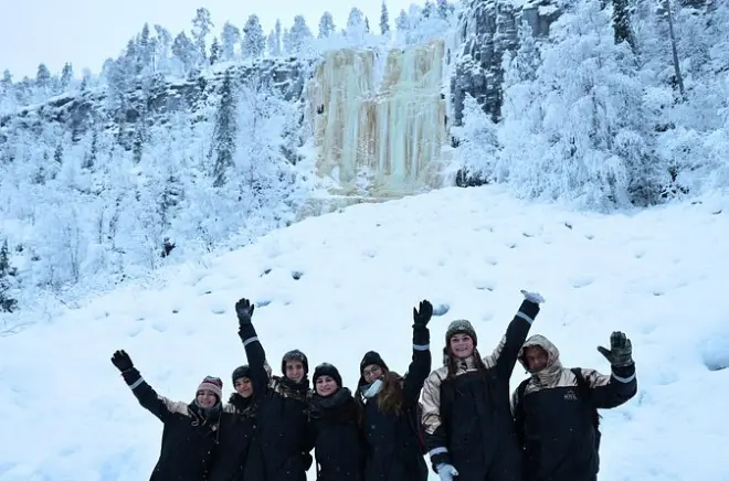 Korouoma Canyon Winterwanderung in Lappland: Gefrorene Wasserfälle