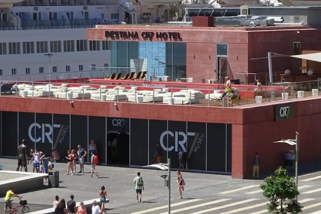 Funchal cristiano ronaldo: Museo privado y lugares de su infancia