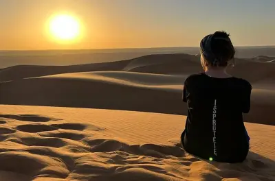 Wahiba Sands alba: Giro in cammello e visita a Wadi Bani Khalid