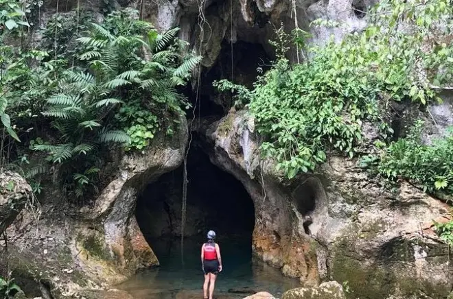 Grotte Actun Tunichil Muknal depuis Belize City avec guide expert