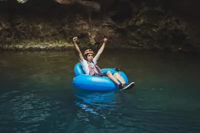 Ziplining in San Ignacio: Höhlen-Tubing und Canopy-Abenteuer
