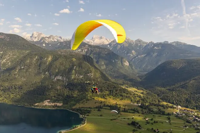 Parapendio tandem sul lago di Bohinj: Volo alpino