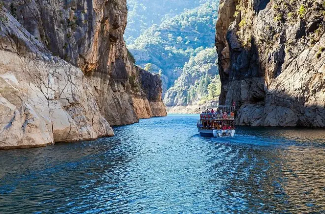 Bootstour Green Canyon ab Alanya: Schwimmen im See