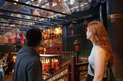 Tour privado a pé em Hong Kong: Personalizado com guia local