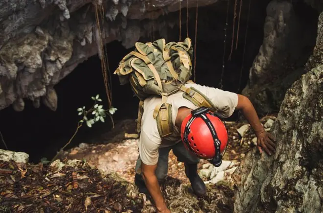 Sites mayas souterrains : Crystal Cave et Blue Hole depuis San Ignacio