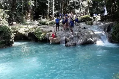 Privater Blue Hole und River Tubing ab Ocho Rios