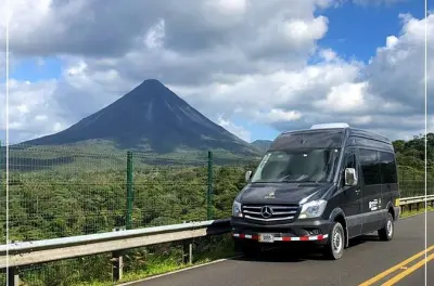 Transfert privé Tamarindo La Fortuna : Van avec WiFi