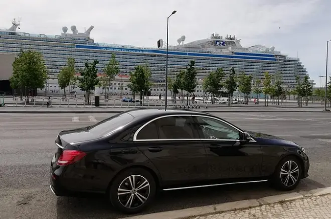 Privater Transfer vom Kreuzfahrthafen Lissabon: Ankunft oder Abreise