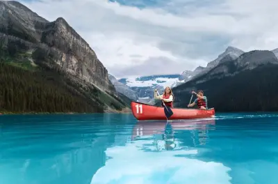 Lake Louise Kanutour & Moraine Lake: Direkter Zugang ohne Wartezeit