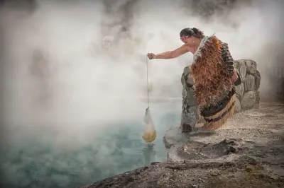 Desde Tauranga, descubre géiseres y la aldea maorí en Rotorua