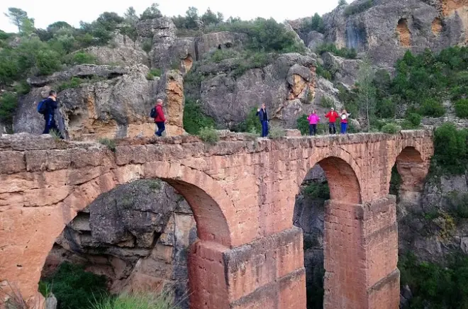 Chelva Roman Aqueduct hike: Ruta de Agua trail from Valencia