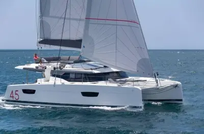 Marseille catamaran : Vieux-port, château d'If et îles du Frioul