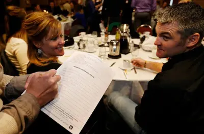 Soirée dîner enquête à St. Louis : Résolvez le crime