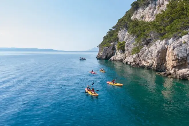 Kayaking in Makarska: St. Peter lighthouse and hidden beaches