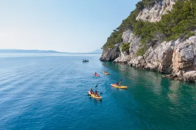 Kayaking in Makarska: St. Peter lighthouse and hidden beaches