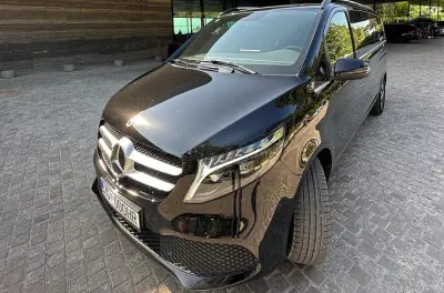Traslado privado de Zagreb a Pula: 3 horas en vehículo premium