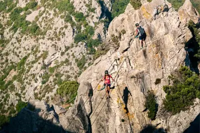 Via ferrata cerca de Perpiñán: Escalada y puentes colgantes