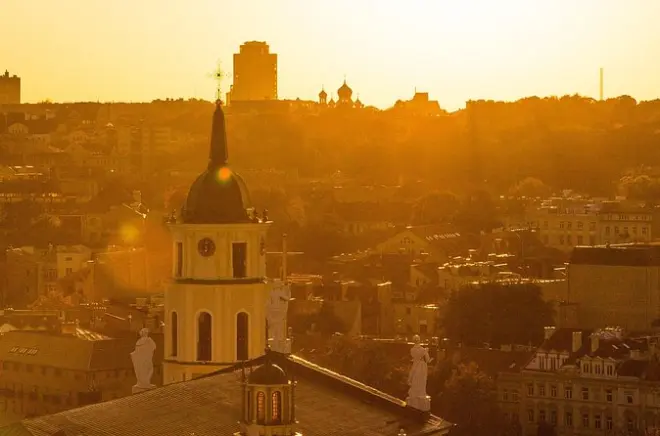 Transfert Riga Vilnius avec Rundale et la colline des Croix