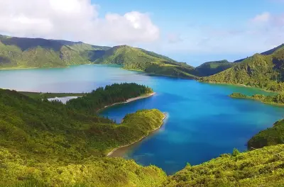 Tour privato in jeep a Lagoa do Fogo: Off-road alle cascate nascoste