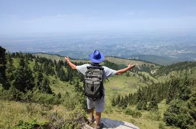 Kok Zhailau trek Almaty: Mountain pasture above the city