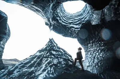 Grotte de glace du volcan Katla depuis Vik : Super Jeep et crampons