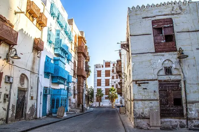 Jeddah Heritage Tour: UNESCO Sites & Old Souq with Guide