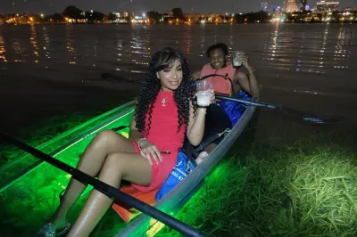Soirée kayak lumineux en kayak transparent à Orlando
