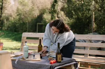 Picnic gourmet y cata de vinos en los viñedos de l'Empordà
