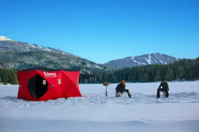 Pesca en hielo en Whistler con guía durante 3 horas en el lago
