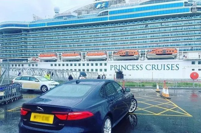 Glasgow Tagesausflug ab Greenock: Privater Wagen, Ihre Wahl