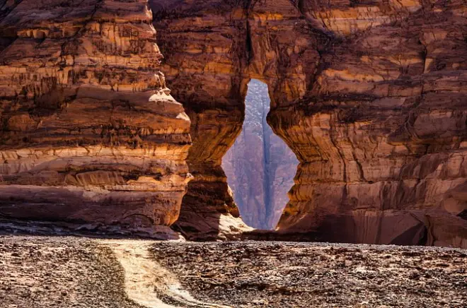 AlUla : Gravures anciennes et lever de soleil au rocher Al Jarrah