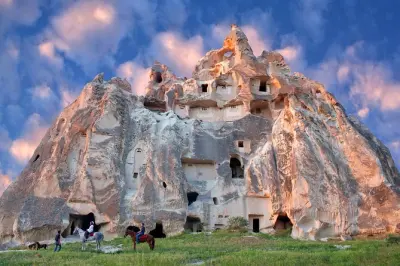 Cappadocia Red Tour: UNESCO-Kirchen, Burg und Töpferei