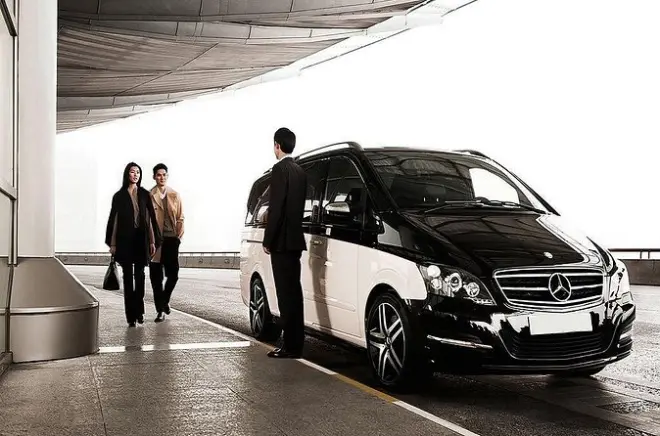 Transfert privé Izmir aéroport-Kusadasi avec prise en charge hôtel