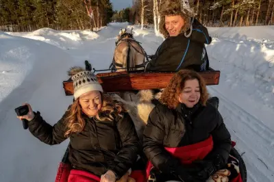 Horse-drawn sleigh ride in Alta: Private arctic countryside tour