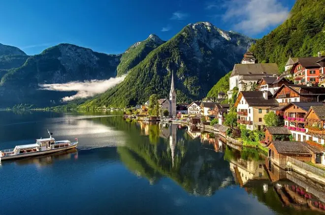 De Cesky Krumlov à Hallstatt avec 2 arrêts privés inclus