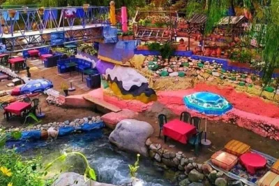 Partez pour une excursion d’une journée dans la vallée de l’ourika depuis marrakech. découvrez les villages berbères, goûtez la cuisine locale et explorez les montagnes de l’atlas avec un g