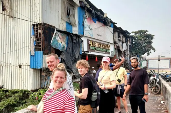 Dharavi Slum Tour mit Dhobi Ghat und Blumenmarkt: Mumbai