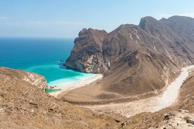 Tour privato di mezza giornata a Salalah ovest: Soffioni e spiaggia