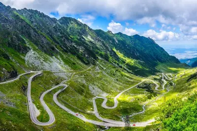 Transfagarasan Highway tour: Fagaras Fortress & Balea Lake