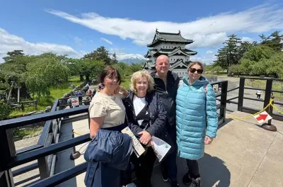 Tour privado en Aomori: Sannai-Maruyama, castillo y buda