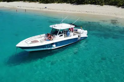 Tour privado en bote a Icacos y Palomino desde Fajardo