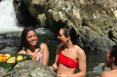 Senderismo en El Yunque y piscinas naturales: Ruta Tinajas en Ceiba