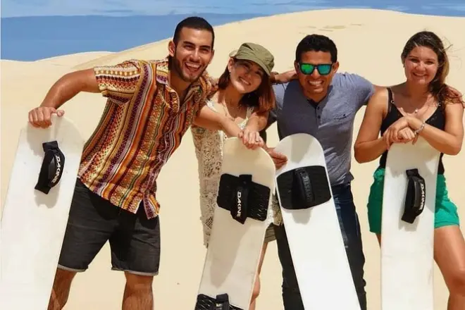 Port Stephens : Sandboard assis ou debout sur dunes de sable