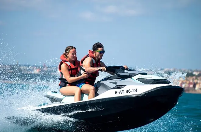 Noleggio jet ski a Torrevieja: Esplora la costa della Costa Blanca