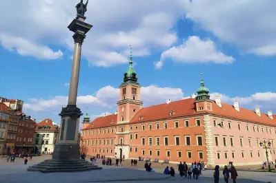 Warsaw Old Town walking tour: Royal Castle to the Ghetto
