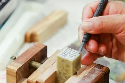 Discover xi'an's terracotta warriors, taste authentic local snacks, and carve your own seal on this private guided tour. hotel pickup included.