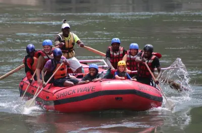 Zambezi-Fluss Wildwasser-Rafting für Familien mit Kindern