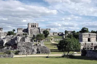 Traslado privado do aeroporto de Cancun ao centro de Tulum
